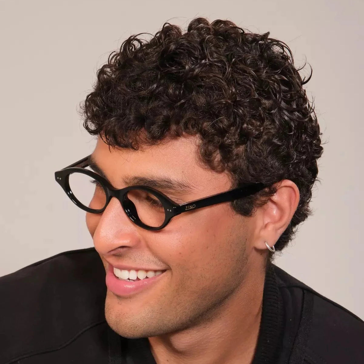 Armação Oval Kat Óculos de Grau Zeno