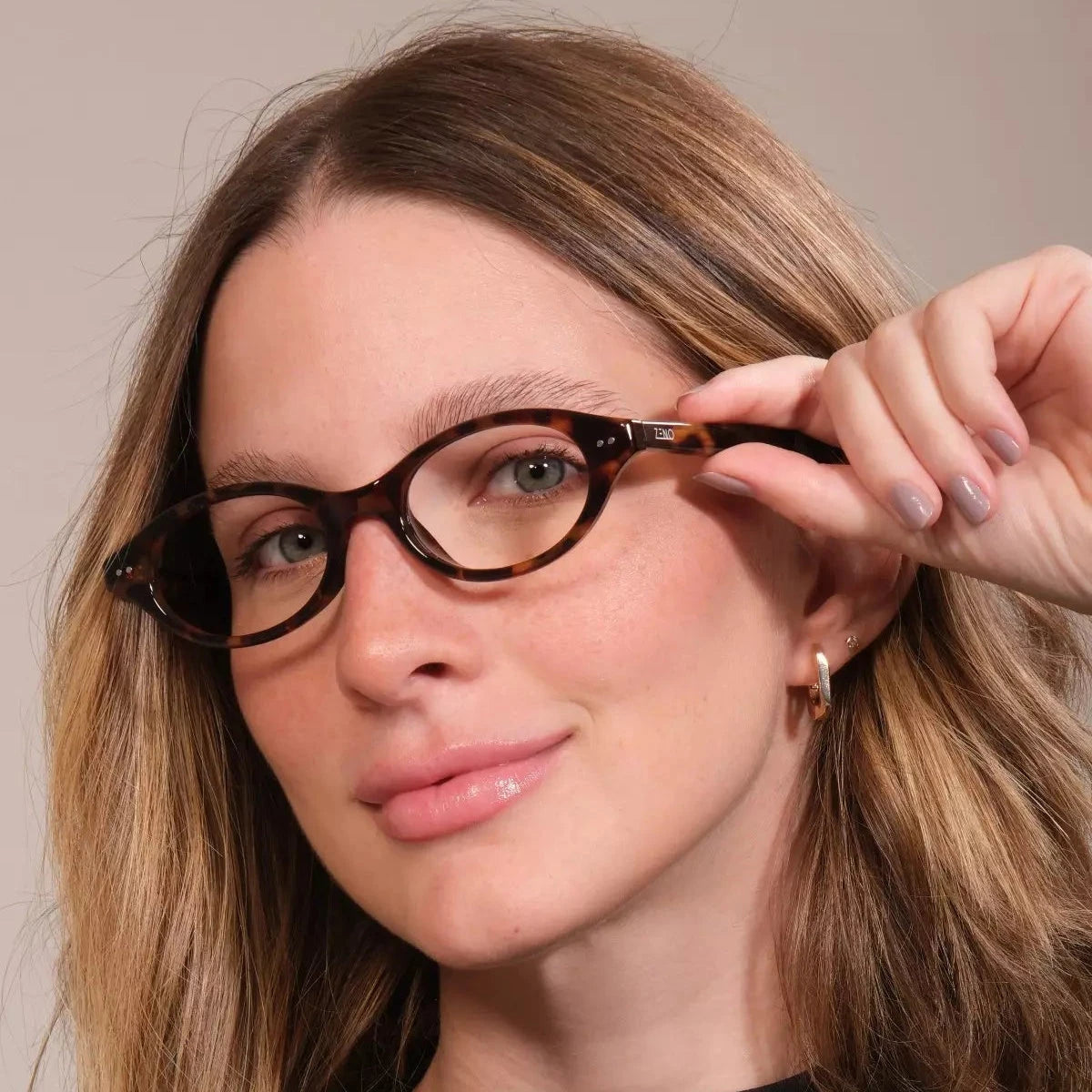 Armação Oval Kat Óculos de Grau Zeno 